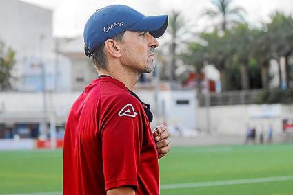 Lázaro Alcaide, durante un partido en el Estadi Maonès