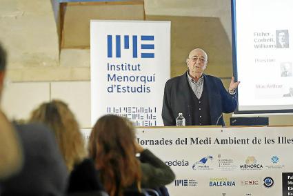 Xavier Niell, de la Universidad de Málaga, fue este jueves el primer conferenciante de las jornadas