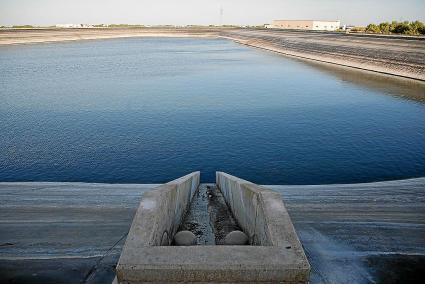 La balsa de riego de Ciutadella tiene una capacidad para 200.000 metros cúbicos de agua