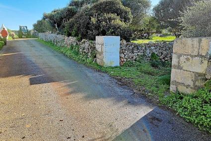 El último robo de barreras típicas se cometió hace unos días en la finca de Binipati, en el Camí de la Trinitat.