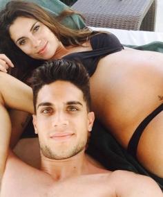 Marc Bartra y su mujer