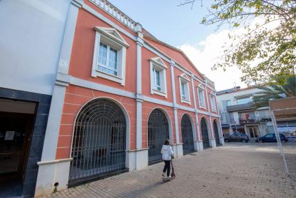 Palacete residencial, en la plaza Joan de Borbó