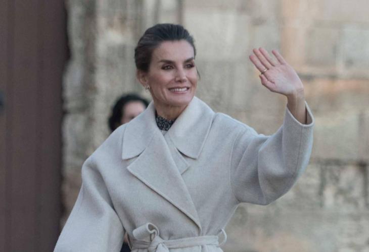 Letizia estrena en Menorca un look que rompe con su estilo