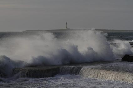 Temporal en el mar, frente a la Illa de l'Aire.