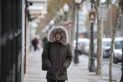 Las temperaturas reales han bajado a 3 grados, pero la sensación por el viento de bajo cero.