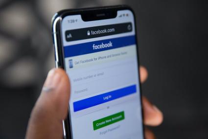 Identifica un fallo en el Centro de cuentas que permite desactivar la autenticación de dos factores de Facebook