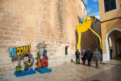 Els protagonistes dels dibuixos animats s’han apoderat dels carrers i  places de Ciutadella per embellir el Carnaval d’enguany