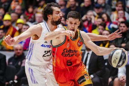 Llull, presiona a López-Arostegui