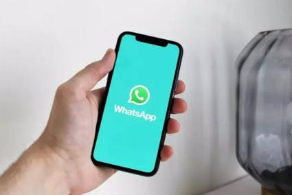 Interfaz de inicio de WhatsApp en un iPhone