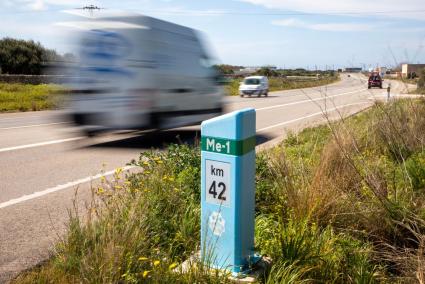 En en el punto de medición de la carretera general más cercano a Ciutadella se registró una intensidad media diaria de 23.364 coches en agosto y de 6.889 automóviles en enero, menos de una tercera parte