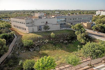 La pretendida ampliación del Centro de Salud Canal Salat de Ciutadella hacia el norte no es posible porque los terrenos están calificados como inundables por Recursos Hídricos. 