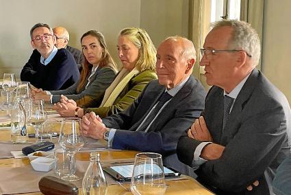 José Galíndez Zubiría, presidente del Círculo de Empresarios Vascos, con el Cercle d’Economia de Menorca.   