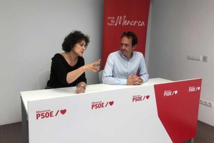 Pilar Carbonero y Marc Pons, candidatos del PSOE al Parlament.