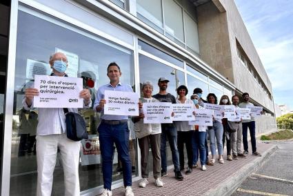 Los candidatos de Més, este martes en el centro de salud del Canal Salat de Ciutadella