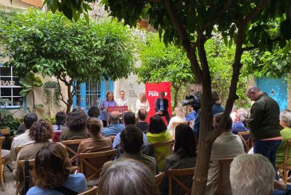 Armengol ha presentado el programa socialista en el hotel Jardí de Ses Bruixes, en Maó.