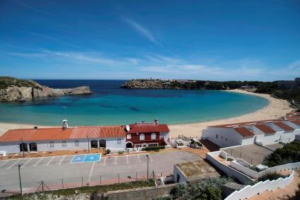 El cadáver ha aparecido a primera hora de este miércoles en la playa de Arenal d'en Castell.