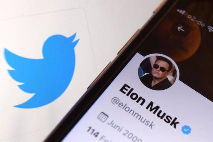 Portaltic.-Elon Musk anuncia que los usuarios verificados con Twitter Blue tienen prioridad en las respuestas y encuestas