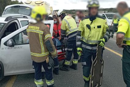 En el accidente han tenido que intervenir los bomberos.