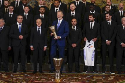 Un momento de la audiencia del rey Felipe VI al Real Madrid de baloncesto