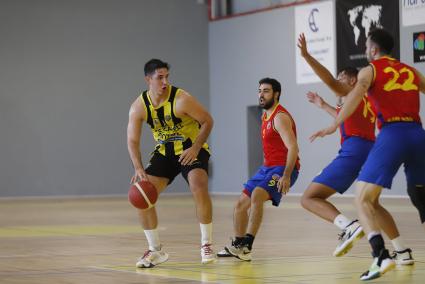 Sergi Llufriu, en noviembre de 2022, en partido ante el Martinenc en Es Castell