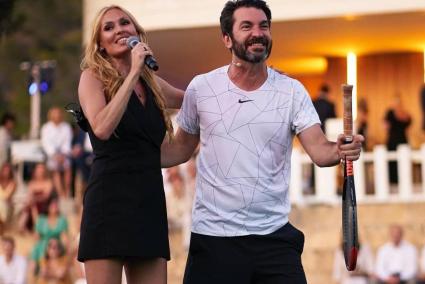 Arturo Valls y Carolina Cerezuela se reencuentran en Mallorca.