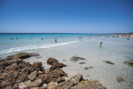 La playa de Son Bou, en una imagen de este viernes.