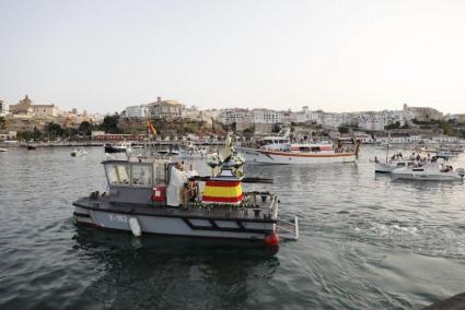 Imatge de la processó que es celebra al port de Maó