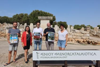 Josep Mercadal, actor; Daniela Ruz,  gestora d'Starlight; Joan Pons Torres, conseller de cultura; Rafel Durán, director de Torralba d’en Salort i Alicia Escribano, educadora, aquest dimarts amb les novetats d’enguany