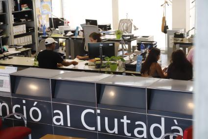 Imagen del Servicio de Atención al Ciudadanos de la sede del Consell de Menorca en Maó.