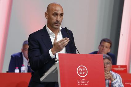 Luis Rubiales anuncia que no dimite como presidente de la RFEF