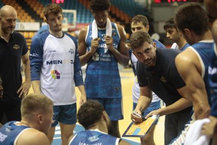 Javi Zamora, este sábado en el Pavelló frente al Ratiopharm alemán.