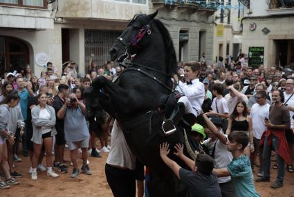 Un moment del jaleo de la Festa des Caixers celebrat l’any passat a sa Plaça a Alaior.