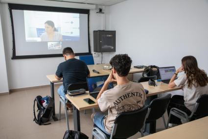 La sede universitaria de Can Salort en Alaior ha vuelto a abrir las puertas.