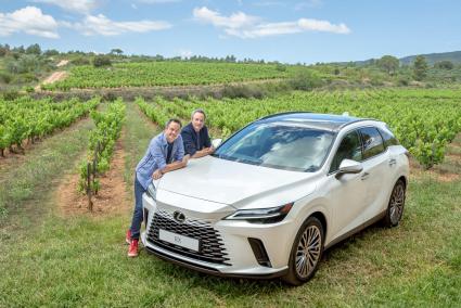 Los hermanos Torres, de nuevo en ‘Recetas con Recorrido’ a bordo del nuevo Lexus RX 450h+.