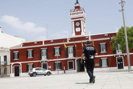 En la operación han actuado conjuntamente las policías de Es Castell y la Nacion al