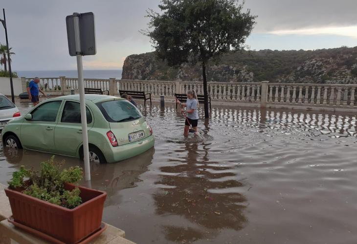 Cala en Porter, una de cal y otra de arena