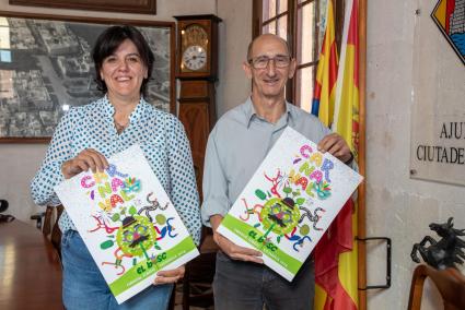 La batlessa i el regidor van presentar la temàtica del pròxim carnaval a Ciutadella.