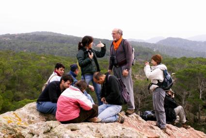 Imatge d’una sortida, encapçalada per J.J. Carreras, un dels fundadors de la SOM