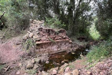 El puente de Binimoti se derrumbó en 2018, después de que se advirtiera sobre su mal estado y de que la Justicia denegara el permiso al Consell para actuar ante su deterioro.