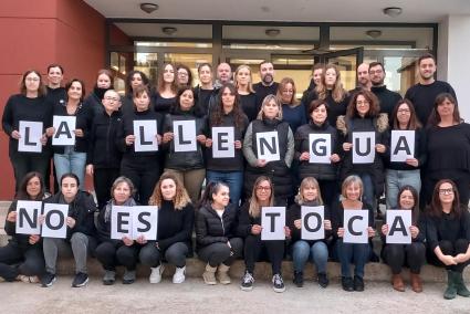 Los docentes, como estos del Margalida Florit de Ciutadella, se han empezado ya a movilizar por las primeras decisiones del Govern en relación a la educación, en concreto la elección de lengua.