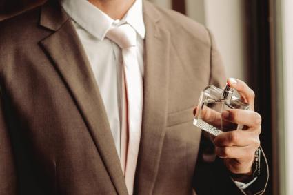 10 perfumes de hombre mas online vendidos