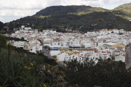 Una vista general del pueblo de Ferreries, donde el incremento de tasas de agua y basuras se ha tenido que aplazar.