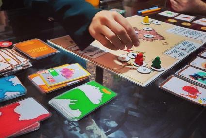 Imagen del tablero y las cartas del juego.