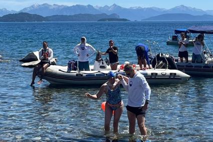 La nadadora a su llegada a San Carlos de Bariloche