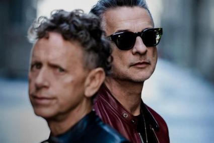 La banda británica Depeche Mode, en una imagen promocional de su actual gira