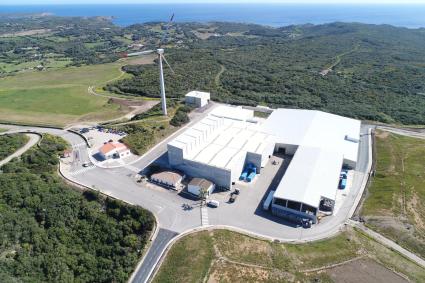 La visita permetrà veure in situ i amb la maquinària en marxa com es tracten les diferents fraccions de residus que arriben de forma separada a la planta