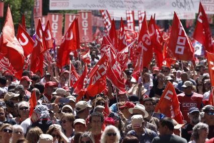 Imagen de archivo de una manifestación de afiliados a UGT y CCOO.