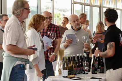 Des de primera hora del matí fins a les 20 hores del vespre, els assistents de la Mostra De Vins van tenir l’oportunitat de tastar una gran varietat de vins