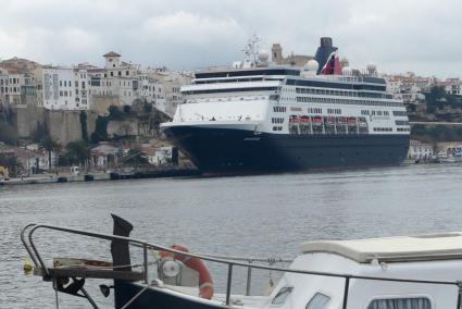 El crucero «MS Renaissance», en la última escala del último año en el puerto de Maó.