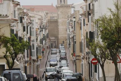 La casa cedida por el Ayuntamiento de Maó al Consell se encuentra en una céntrica calle del casco urbano, con una superficie que ronda los 300 metros cuadrados.